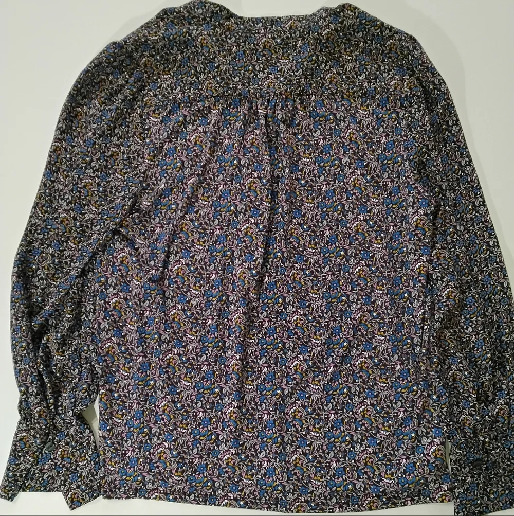 Ann Taylor Factory Blouse Womens Medium Purple Blue White Floral Cottagecore Top